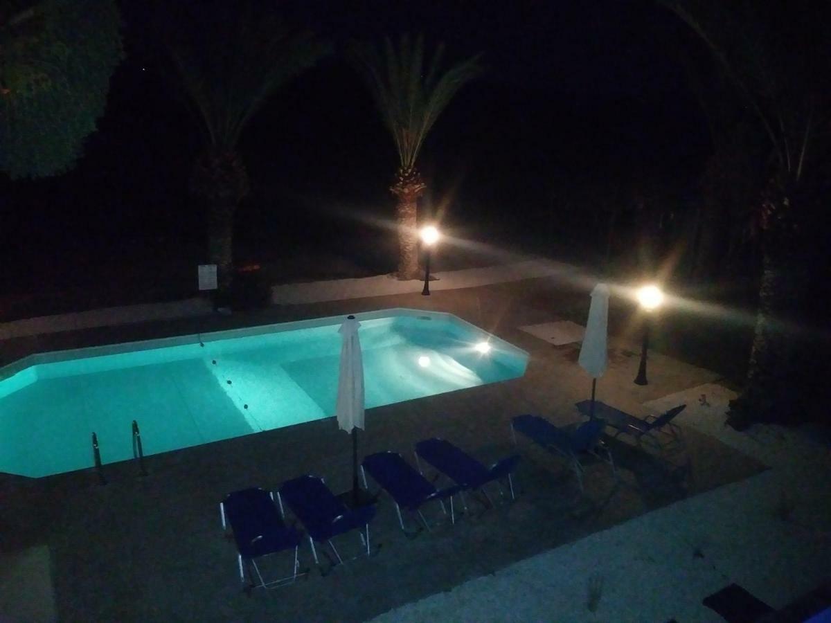 Argaka Palm Tree Apts Bagian luar foto